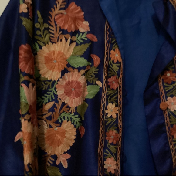 Embroidered raw silk kimonos jacket - Picture 8 of 8